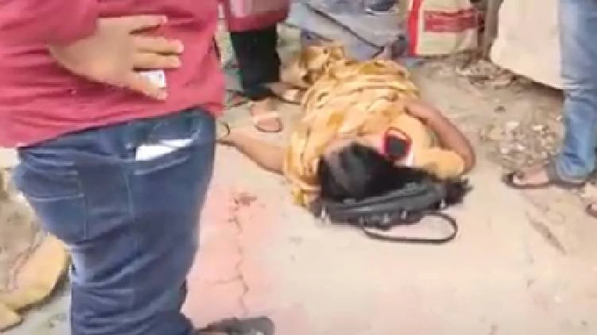 തിരുവനന്തപുരത്ത് വാക്സിനേഷൻ കേന്ദ്രത്തിൽ തിക്കും തിരക്കും; രണ്ട് പേർ കുഴഞ്ഞുവീണു