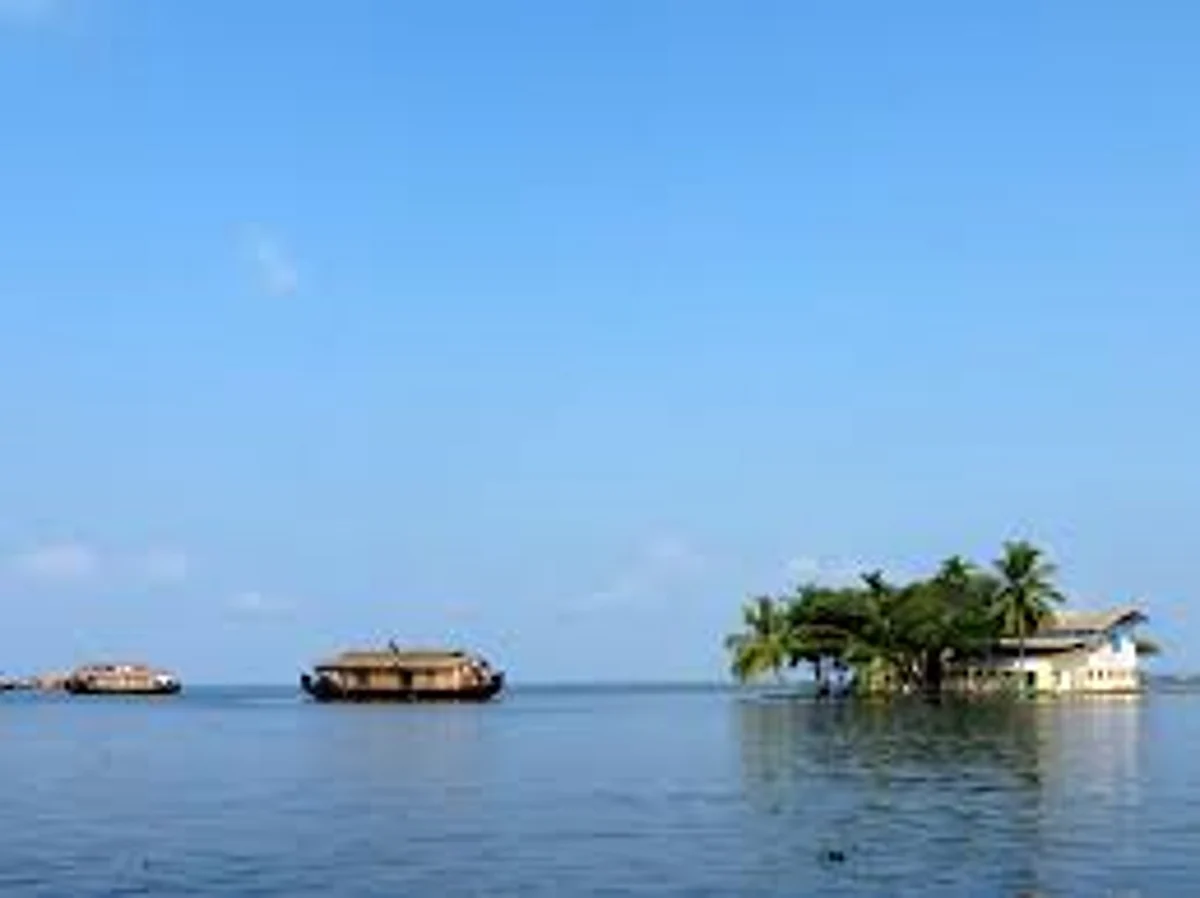 കാണാം ആലപ്പുഴയുടെ ചരിത്രം വാഗീശ്വരി ക്യാമറക്കണ്ണിലൂടെ:
ബിനാലെയില് തിളങ്ങി വാഗീശ്വരി ക്യാമറ