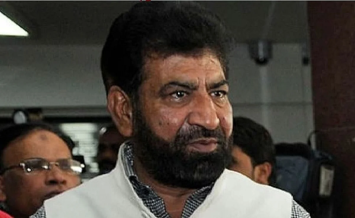 കോവിഡ് വ്യാപനം; ഡല്ഹിയില് രാഷ്ട്രപതിഭരണം ഏര്പ്പെടുത്തണമെന്ന് ആംആദ്മി എംഎല്എ