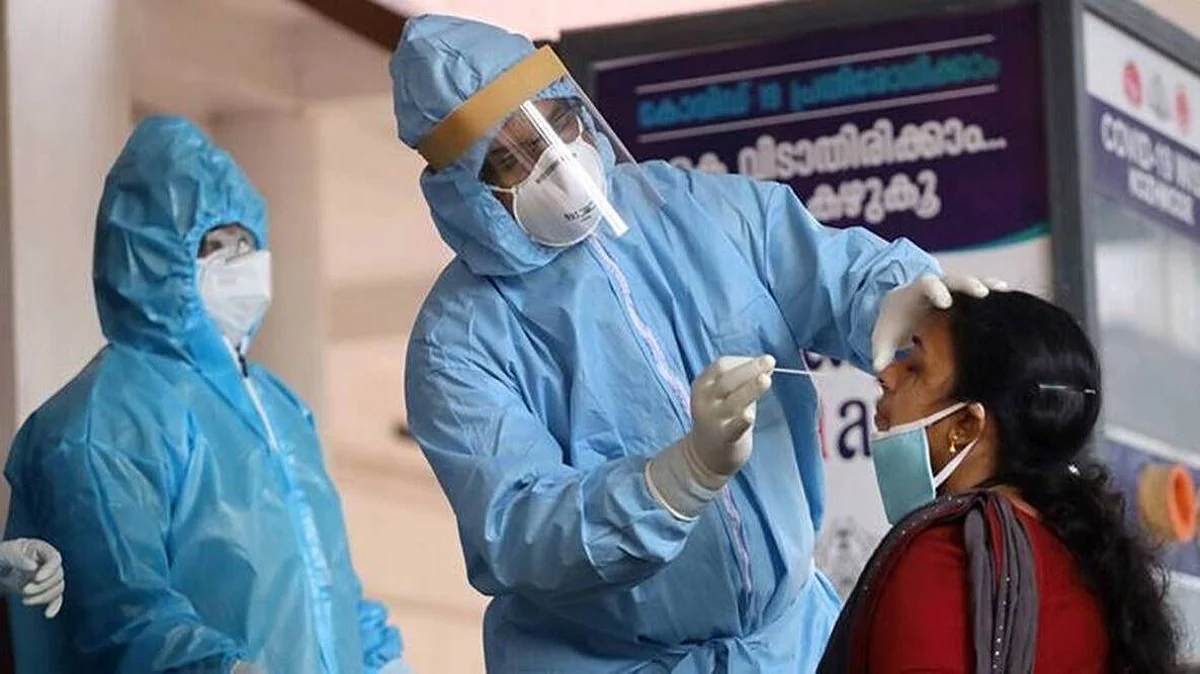 കോവിഡിന്റെ രണ്ടാം തരംഗ ഭീഷണി;സംസ്ഥാനത്ത് നാളെ സർവകക്ഷി യോഗം
