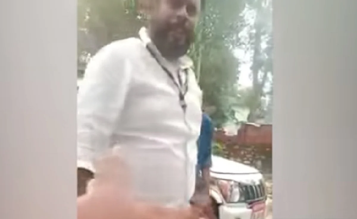 പ്രദേശവാസിക്കെതിരെ തെറി അഭിഷേകവുമായി ചെങ്ങന്നൂർ മുൻസിപ്പൽ സെക്രട്ടറി - വീഡിയോ