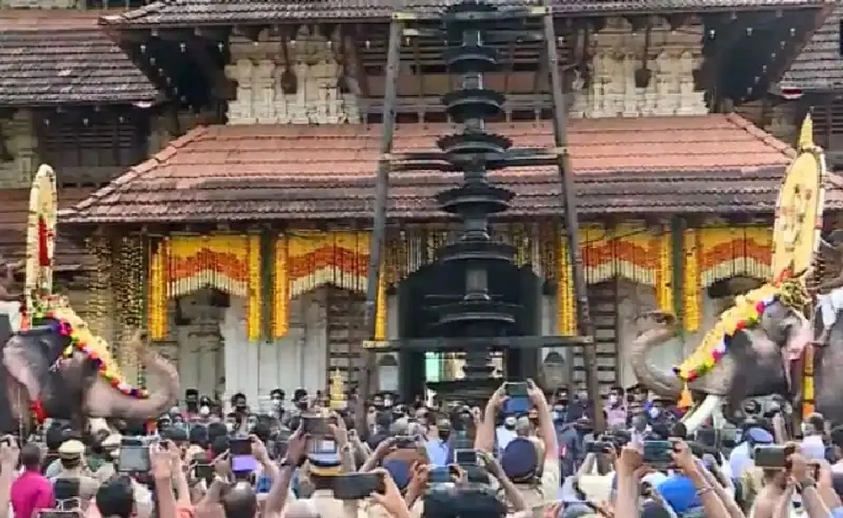 തൃശൂര് പൂരം സമാപിച്ചു; 2022 മെയ് പത്തിന് അടുത്ത പൂരം