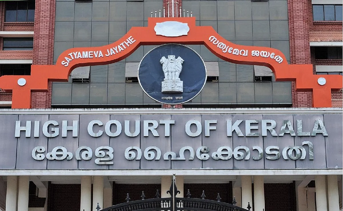ആര്ടിപിസിആര് ടെസ്റ്റ് നിരക്ക് കുറച്ചതിനെതിരെ ഹര്ജി; സ്വകാര്യ ലാബ് ഉടമകള് ഹൈക്കോടതിയില്