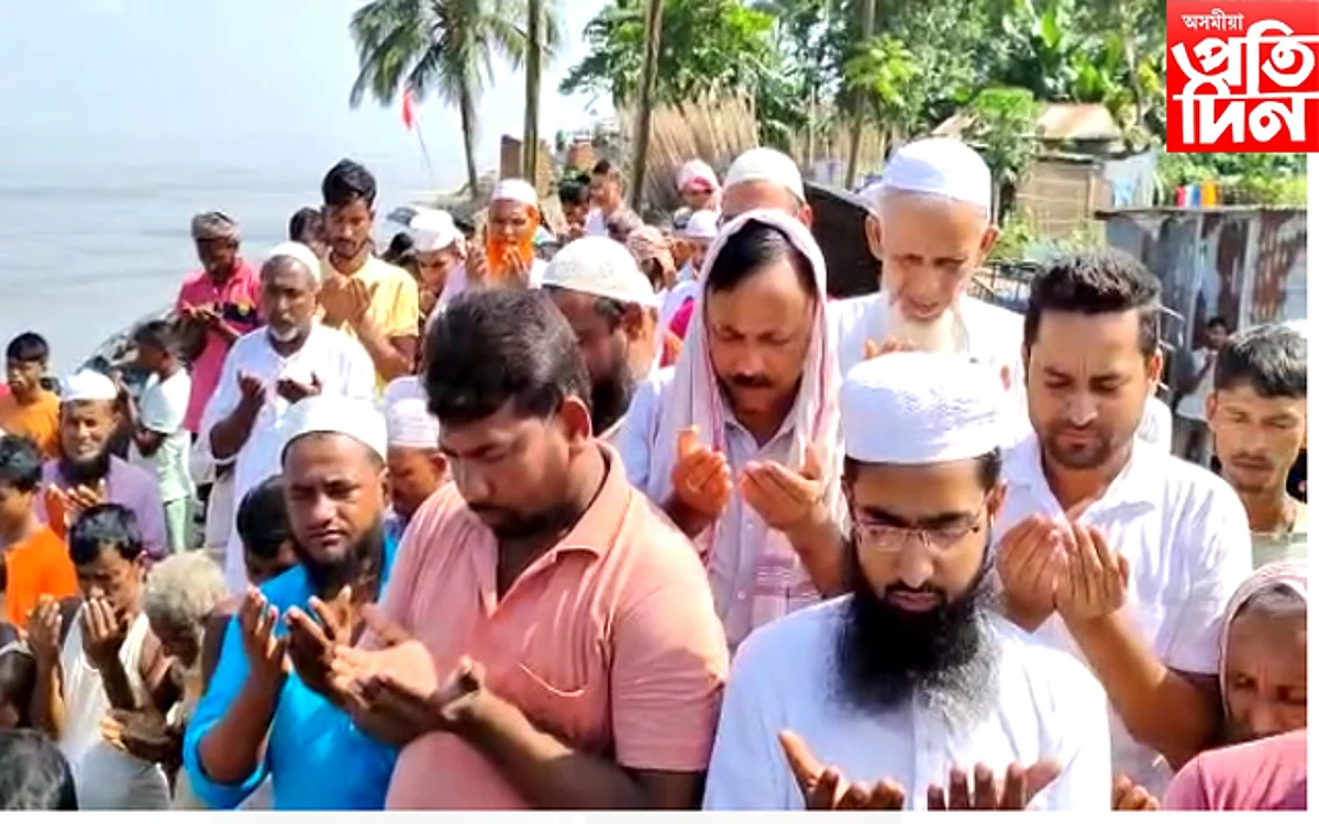 গৰাখহনীয়া প্ৰতিৰোধৰ কামত ৰাইজৰ বিনামূলীয়া শ্ৰমদান, আল্লাৰ ওচৰত দোৱা