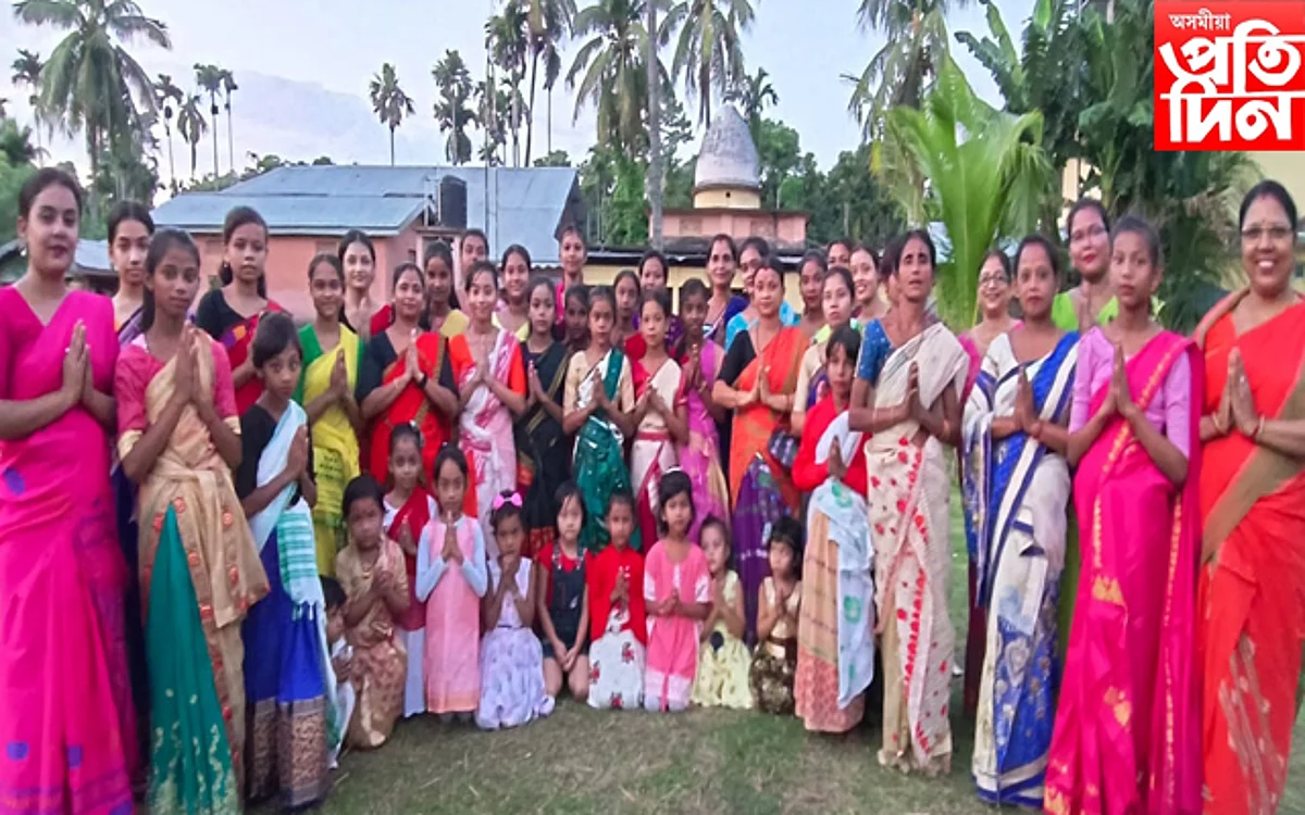 বটদ্ৰৱাৰ কুৰুৱাবাহী সত্ৰকে প্ৰমুখ্য কৰি কেইবাখনো সত্ৰ, নামঘৰত ৰাসলীলাৰ মহা আয়োজন