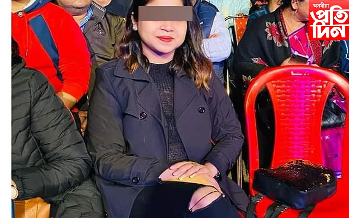 ছোৱালী যোগান ধৰা পল্লৱী কলিতাৰ পাৰ্লাৰত কি কাম ৰাজ্যৰ এজন জনপ্ৰিয় কণ্ঠশিল্পীৰ...
