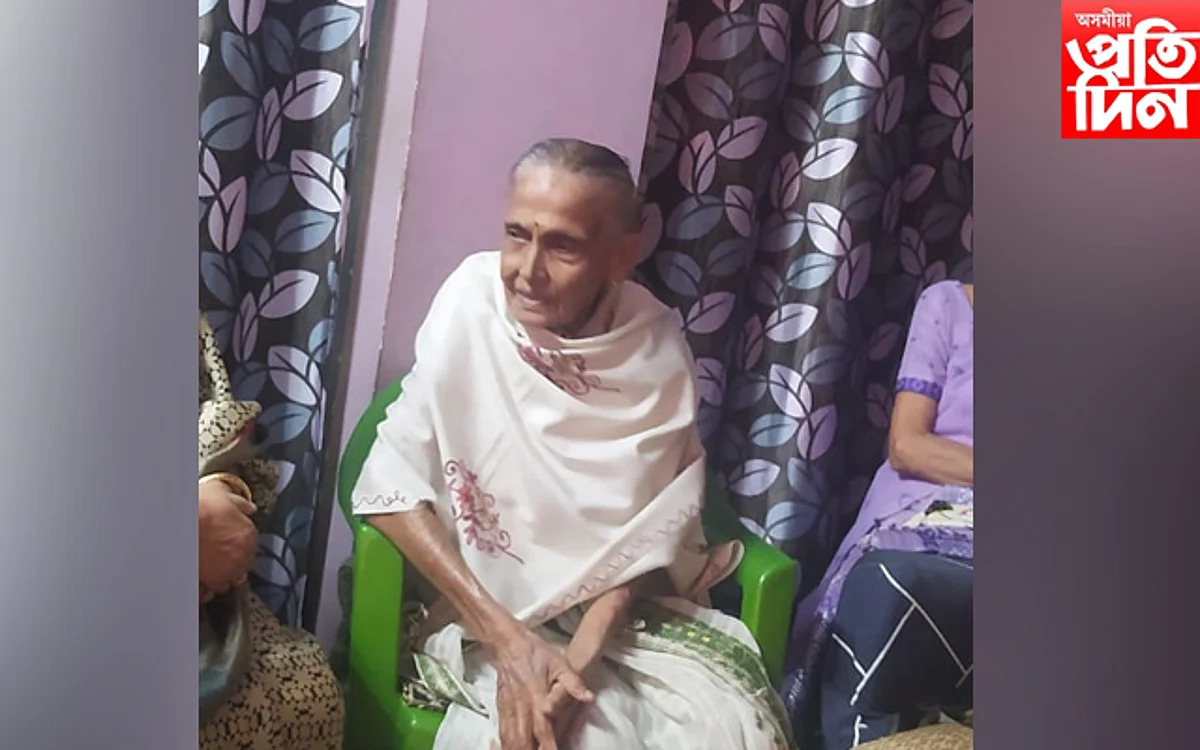আনন্দ নগৰৰ মহিলা সমিতিৰ প্ৰতিষ্ঠাপক সভানেত্ৰী উষা ৰাণী বৰপূজাৰী আৰু নাই...