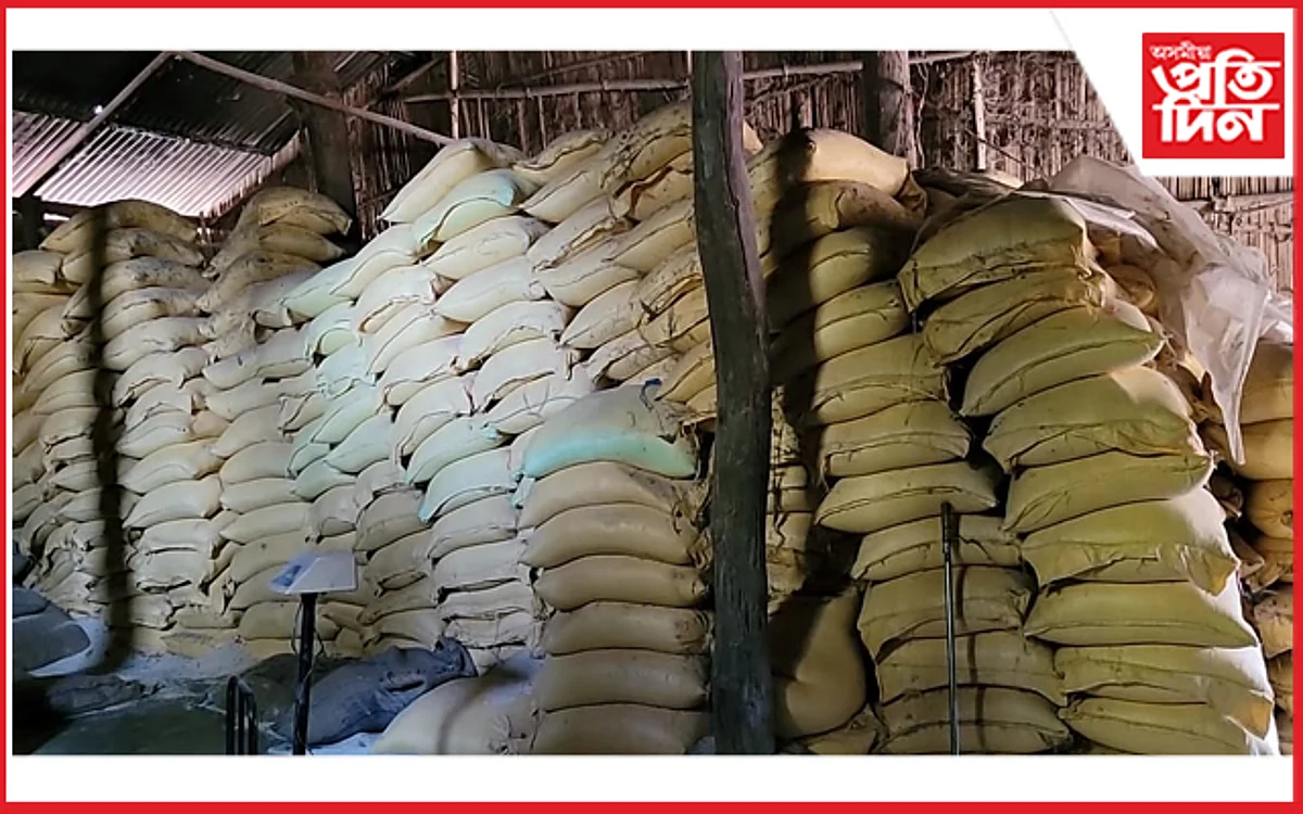 খাবলৈ নাপায় মৰিছে মানুহ আৰু এচামৰ দায়িত্বহীনতাৰ বাবে গুদামতেই পচিছে ৩০০ কুইণ্টল চাউল