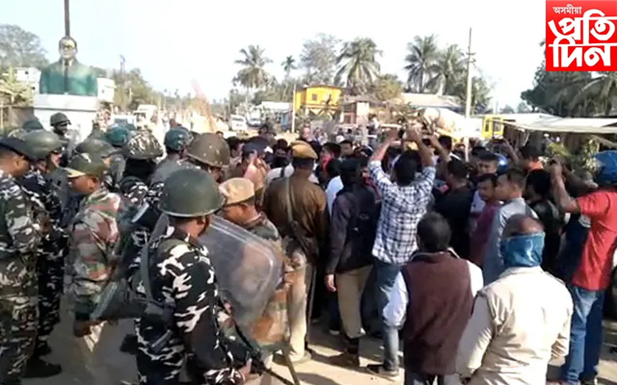 প্ৰাক নিৰ্বাচনী হিংসা! দুৰ্বৃত্তৰ আক্ৰমণত প্ৰাণ গ'ল নেতাৰ...