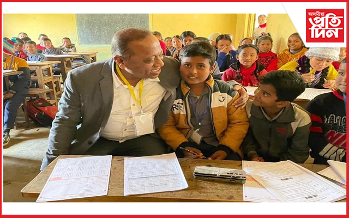 ছাত্ৰ-শিক্ষকৰে মত-বিনিময় মন্ত্ৰী পৰিমল শুক্লবৈদ্যৰ