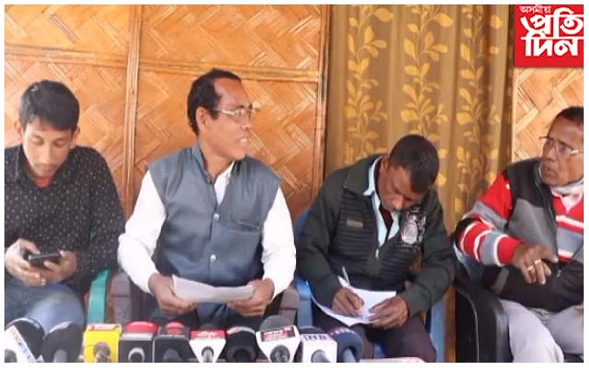 মাজুলীৰ কৃষকক গুৱাহাটীৰ "মেচাৰ্জ প্ৰাগজ্যোতিষ এগ্ৰটেক লিমিটেড"ৰ ৰামঠগন...