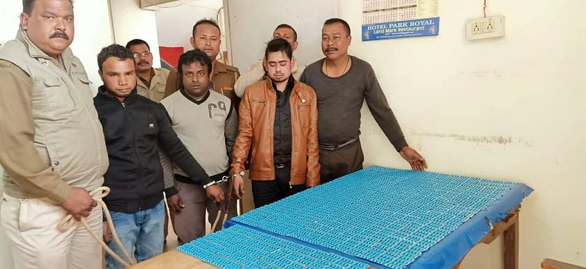 বৃহৎ পৰিমাণৰ ড্ৰাগছসহ গোৱালপাৰা আৰু কাবাইতাৰীৰ ৩ ড্ৰাগছ ব্যৱসায়ীক গ্ৰেপ্তাৰ