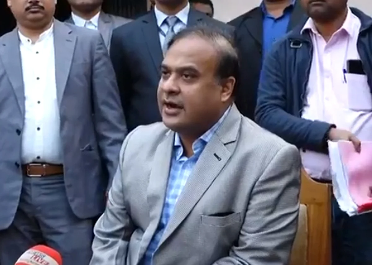 “কা” বিৰোধী প্ৰতিবাদৰ মাজতে মন্ত্ৰী হিমন্ত বিশ্বৰ আন এক আঁচনি, এইবাৰ হোষ্টেলত থকা ছাত্ৰ-ছাত্ৰীক দিব মাহে ৭০০কৈ টকা