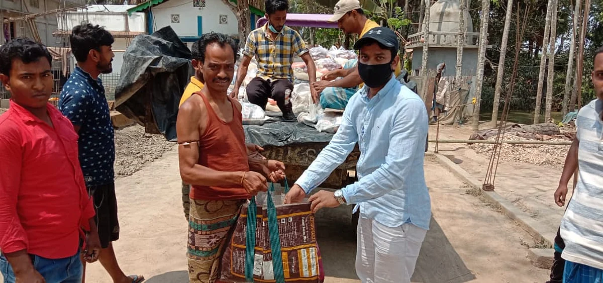 আৰ্তজনৰ কাষত স্বেচ্ছাসেৱী সংগঠন, মোৰাঝাৰৰ বিভিন্ন ঠাইত অত্যাৱশ্যকীয় সামগ্ৰী বিতৰণ….