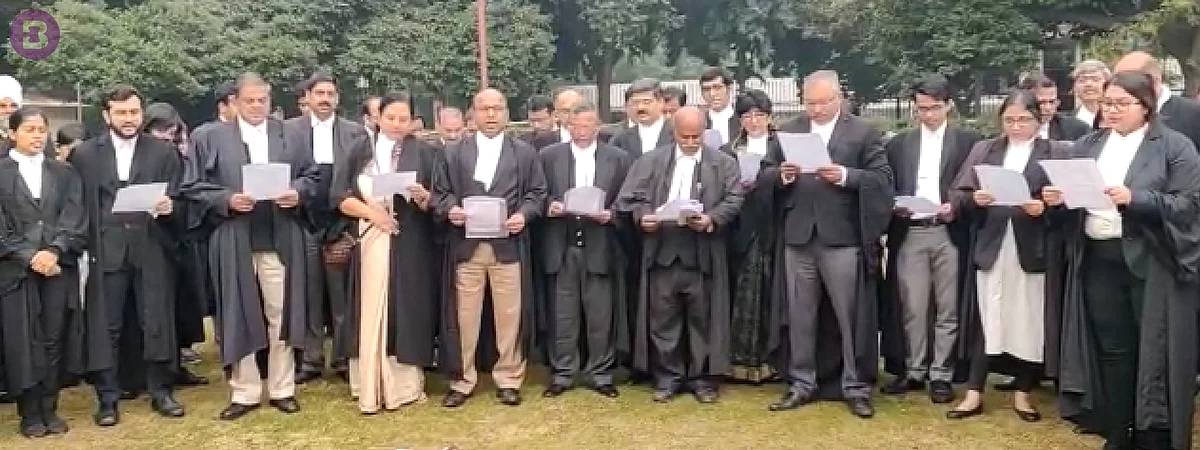 Lawyers gather on Supreme Court lawns to read the Preamble to the Constitution