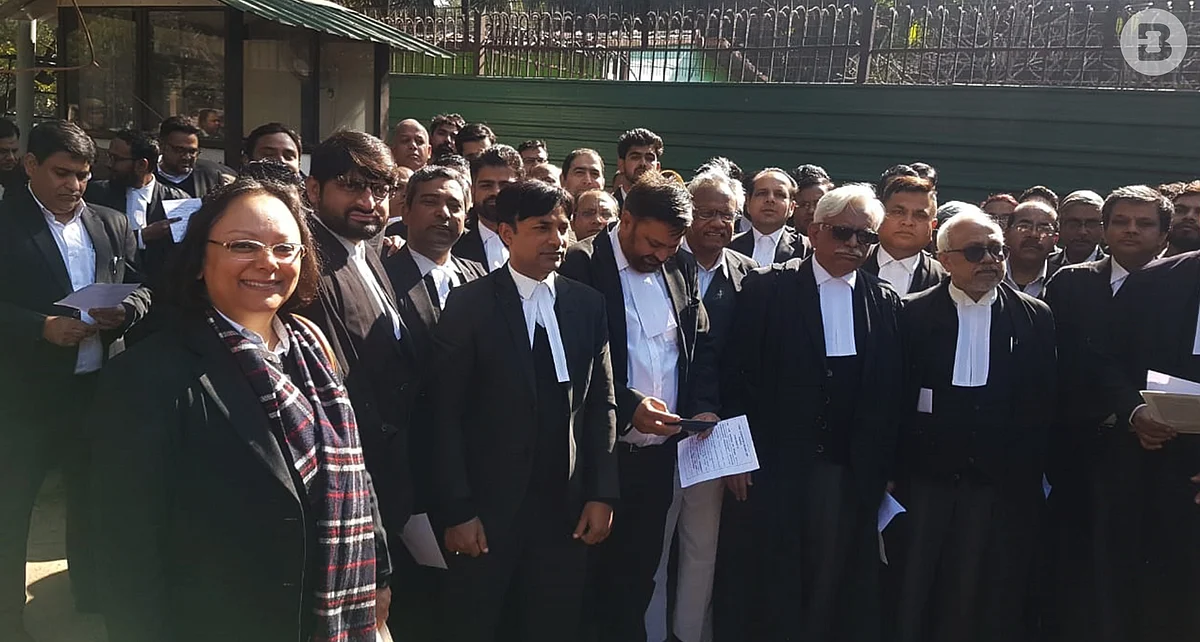 CAA Protest: Lawyers read the Preamble to the Constitution outside Delhi HC