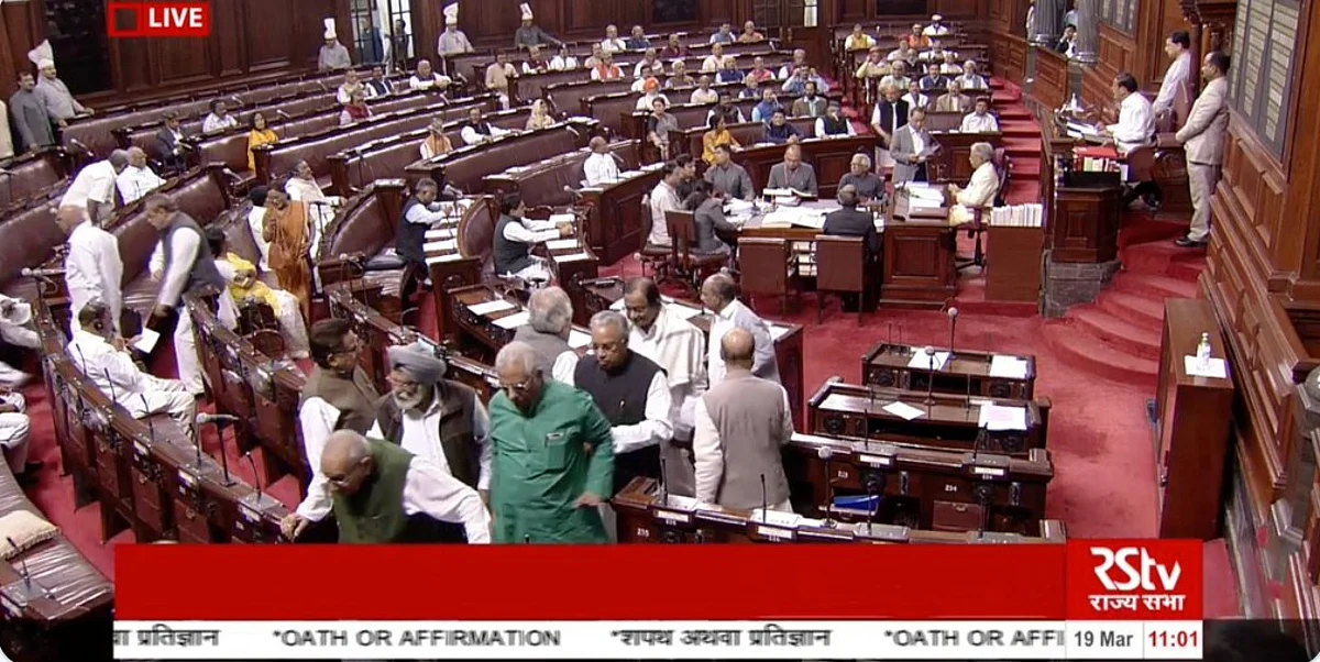 "We are told that police at times does not enforce law due to pressure from legislators", Supreme Court on cases against MPs, MLAs