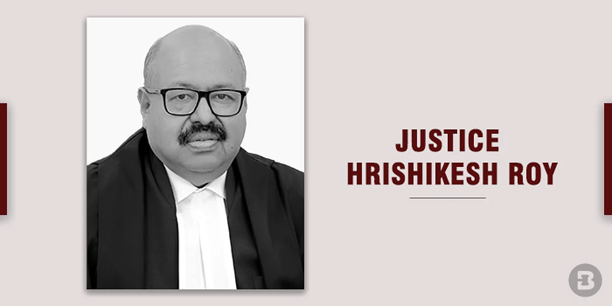 Transfer plea cannot be entertained on mere apprehension of hyper-sensitive person: Supreme Court dismisses plea by investigative journalist