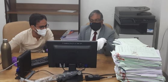 Chief Justice Vikram Nath makes a surprise visit to filing department at Gujarat High Court