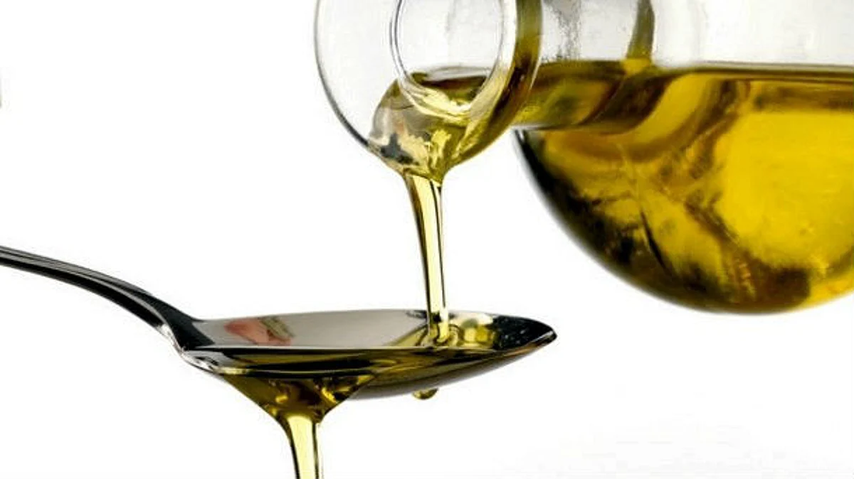 Madras High Court orders interim ban on sale of edible oil in loose packets; suggests punishing food adulterers under Goondas Act