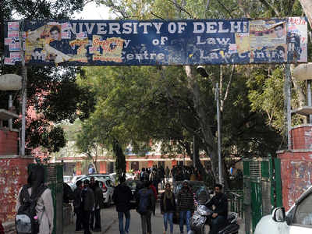 Cancel pending exams, adopt assignment based evaluation: LL.B. students from Delhi University Faculty of Law write to BCI, expert committee