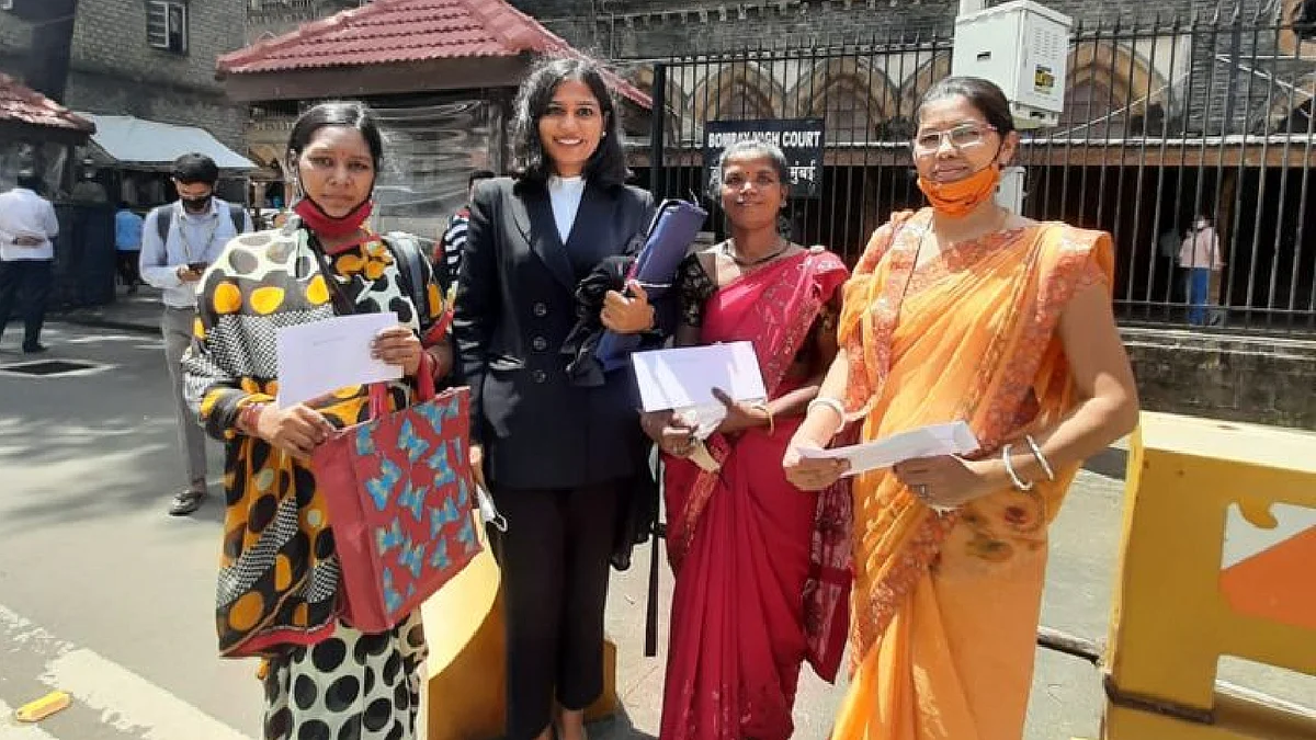 Advocate Isha Singh and Vimla, Nita, Bani