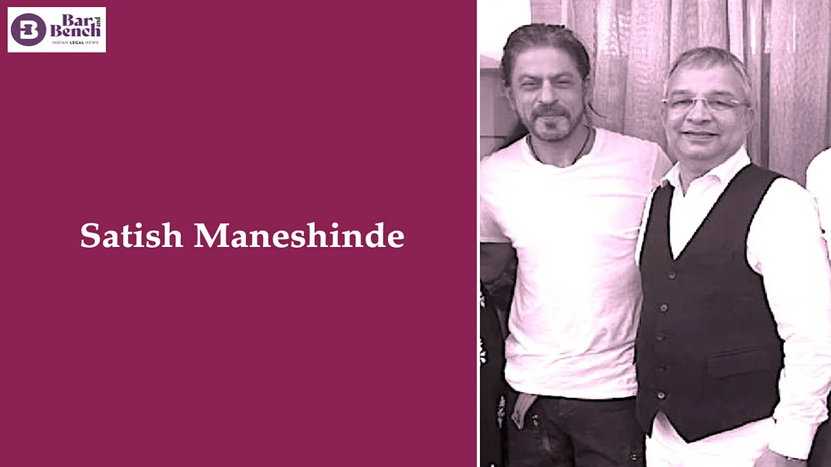 Satish Maneshinde with Shah Rukh Khan