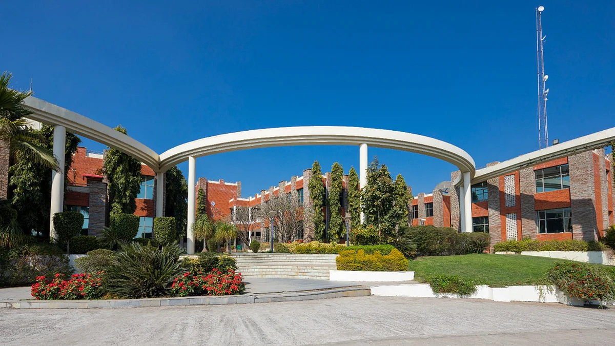 Jagran Lakecity university