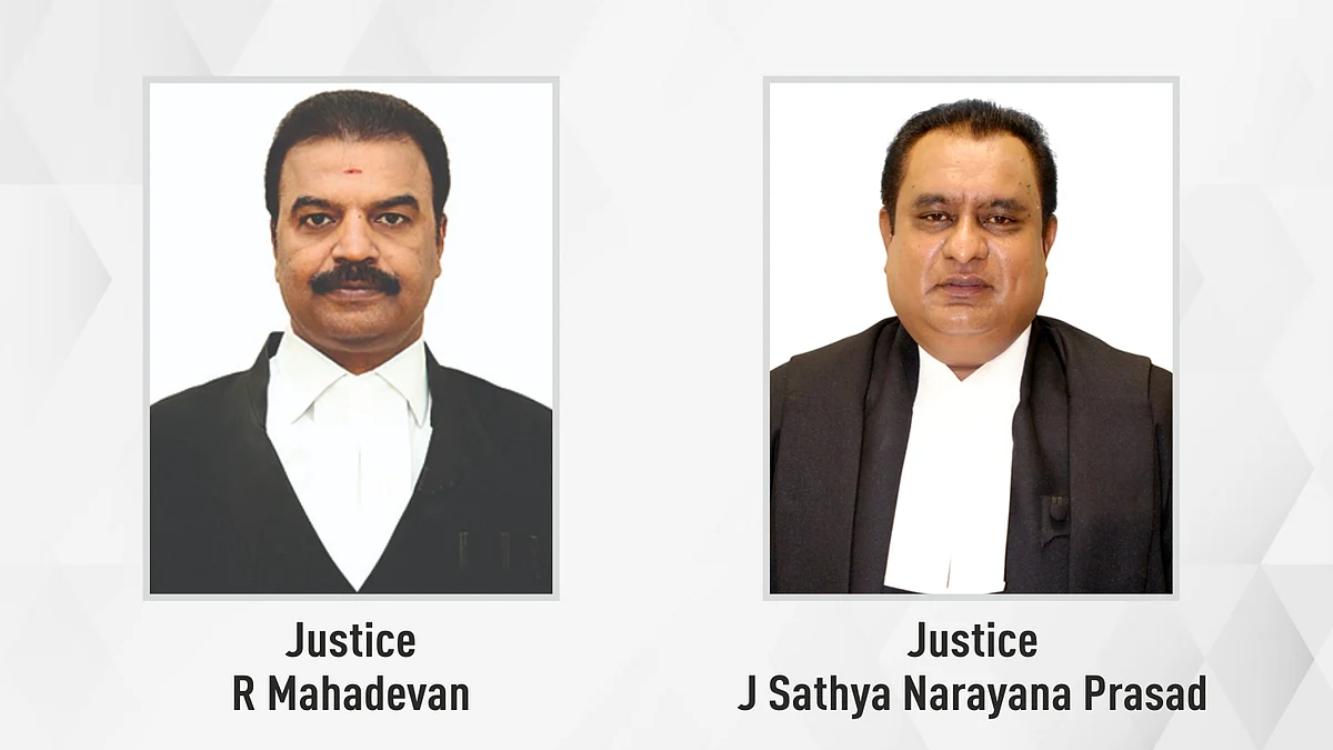 Justices R Mahadevan and Sathya Narayana Prasad