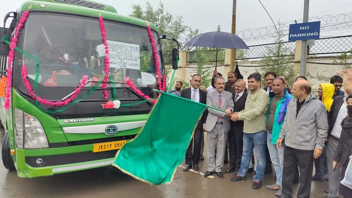 Electric Bus Service for Lawyers