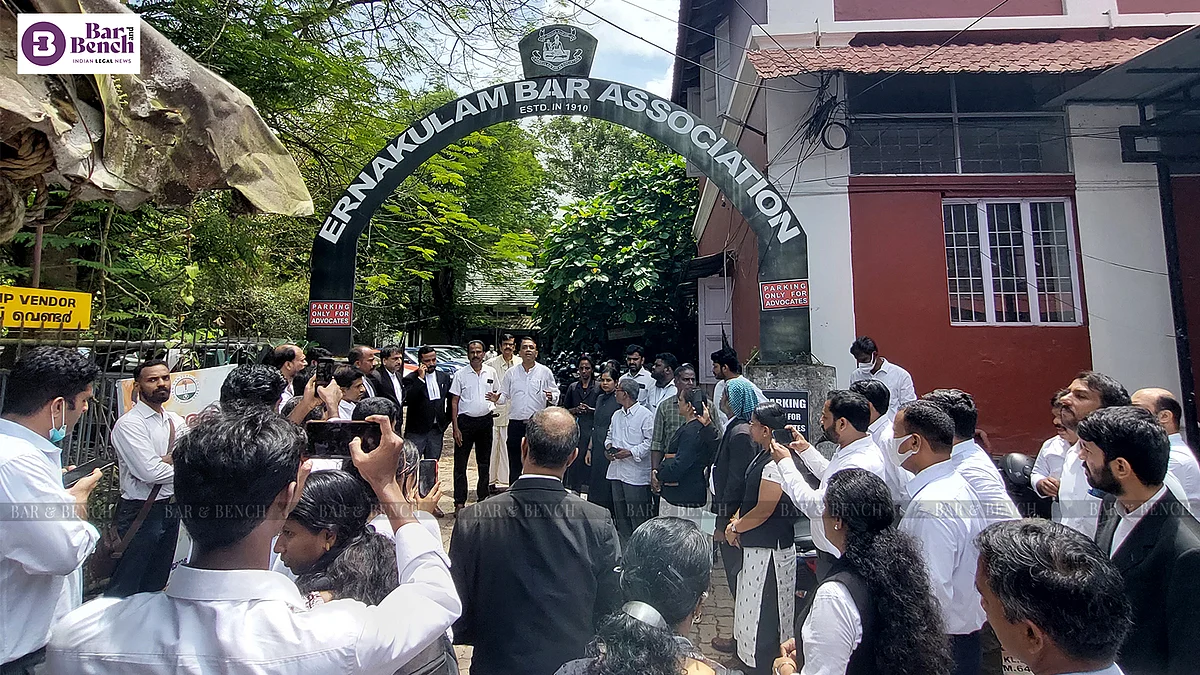 Ernakulam Bar Association protest