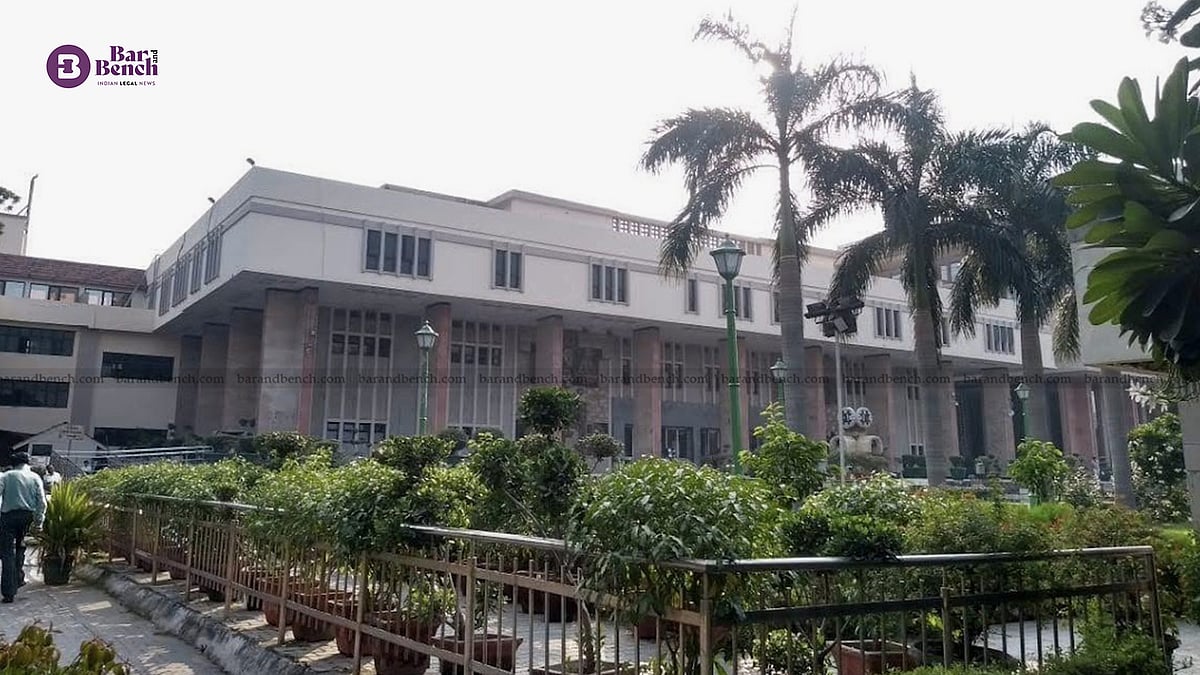 Maintenance cases under Hindu Adoptions and Maintenance Act are not suits, fixed court fee payable: Delhi High Court - Vimarsana News