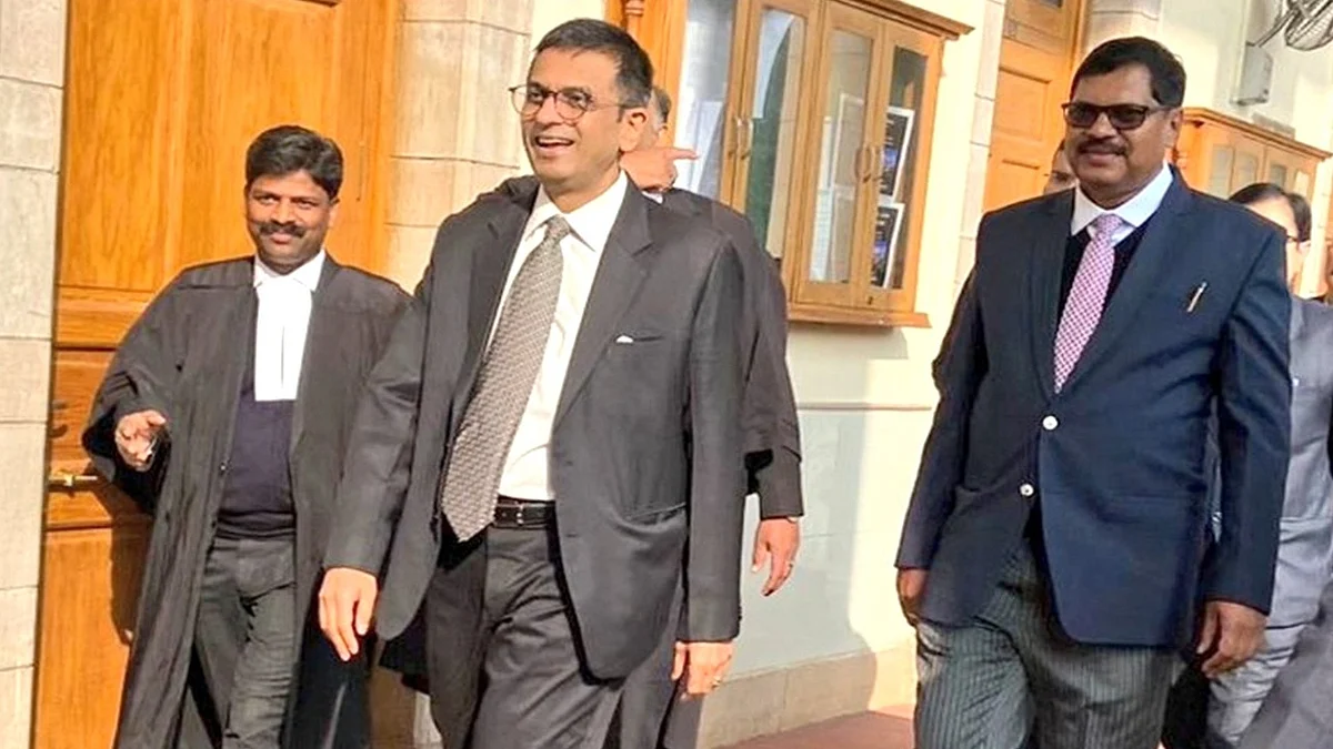 CJI DY Chandrachud and Justice BR Gavai