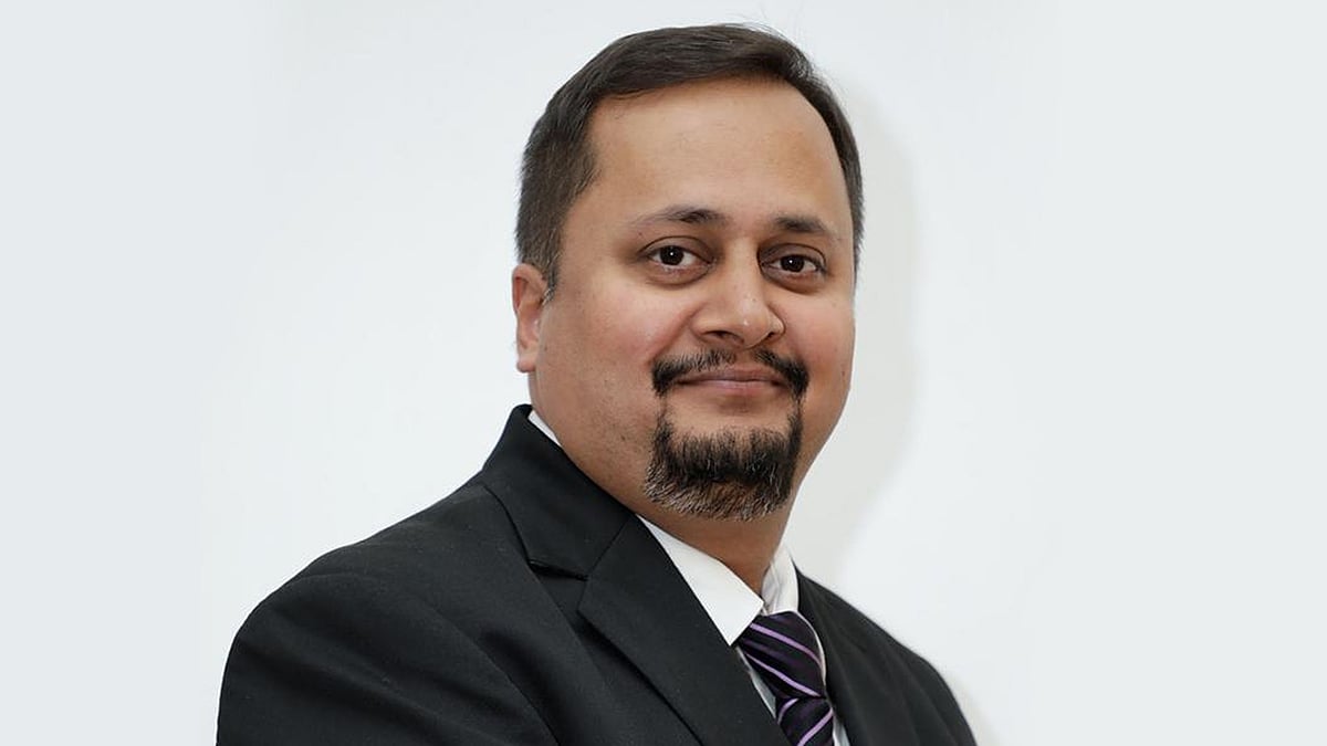 Former LKS Partner Neeraj Dubey sets up his own firm — "The Valid Points Law Offices" - Vimarsana News