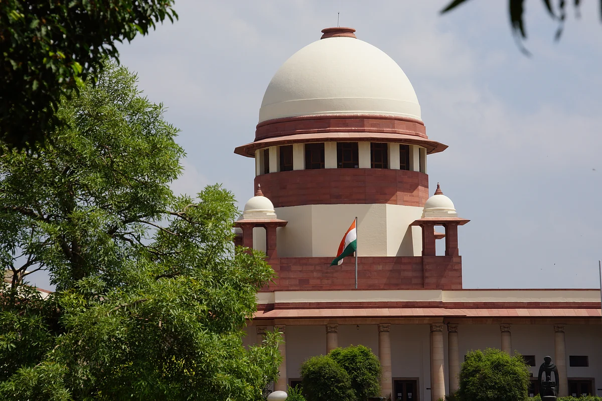 Law intern seeks transfer of J. Swatanter Kumar’s defamation proceedings; Apprehends institutional bias in Delhi