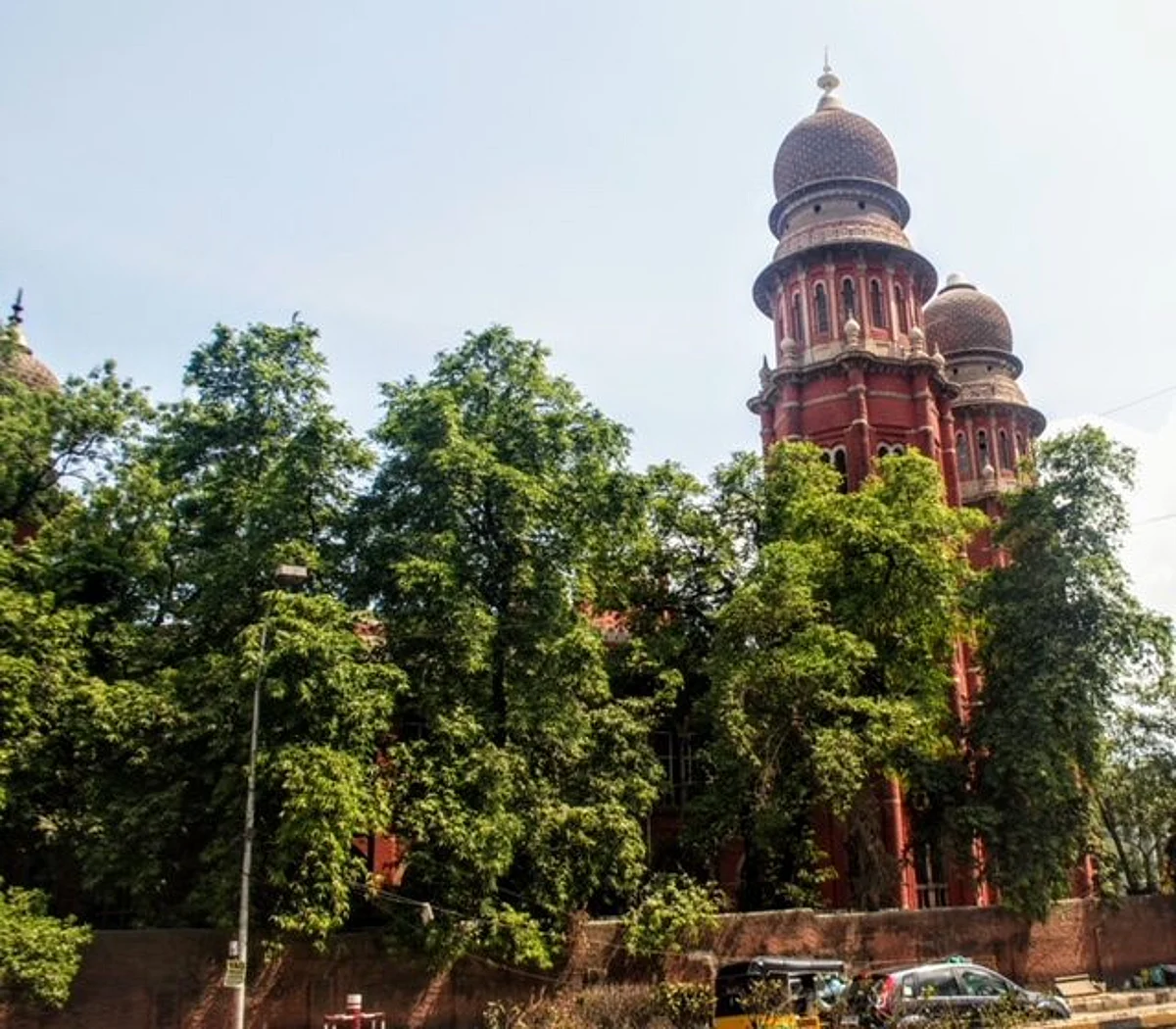No point to litigation, Madras HC suggests amending the law to counter illegal banners, hoardings