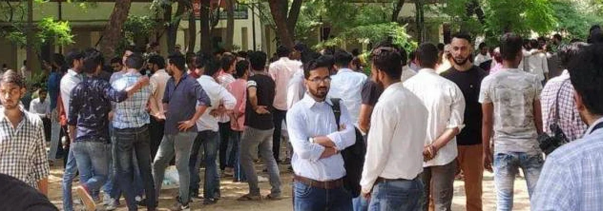 Delhi High Court directs DU to secure EVMs used in DUSU election