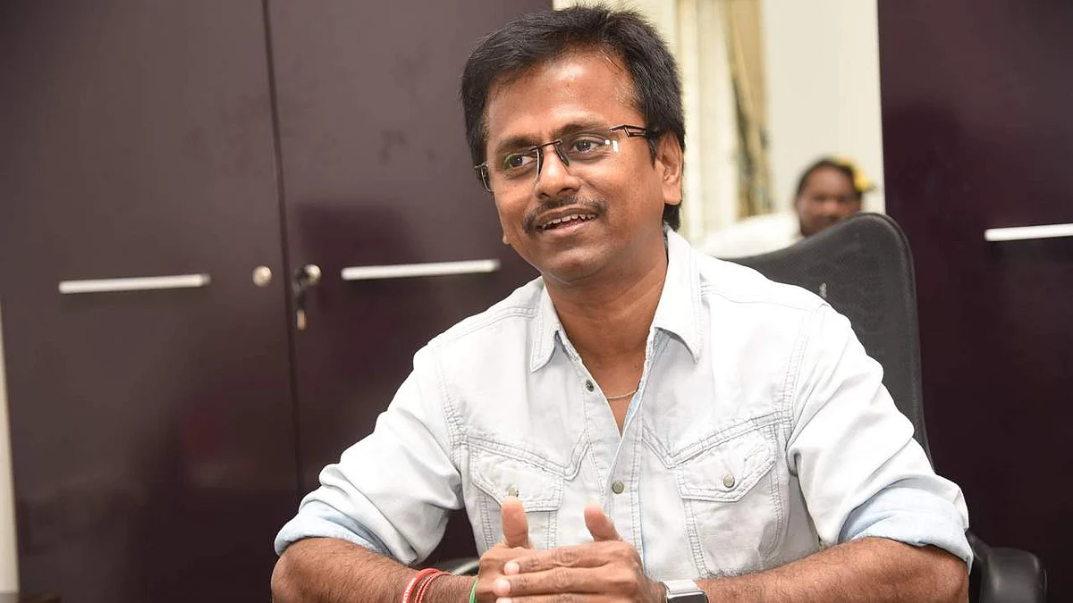 Sarkar Row: Will not waive free speech and refrain from criticising govt, AR Murugadoss to Madras HC