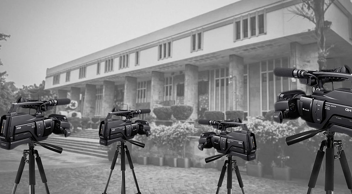 Delhi HC refuses to hear plea for media gag order on sexual harassment allegations against CJI Ranjan Gogoi