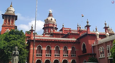 Breaking Several Lawyers Injured In Explosion At Lucknow Court