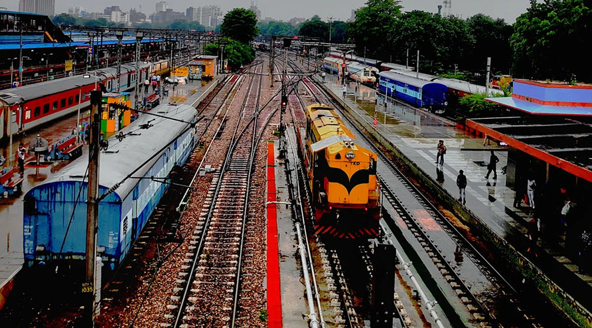 Delhi HC issues notice in plea seeking highest standards of security measures in Railway stations