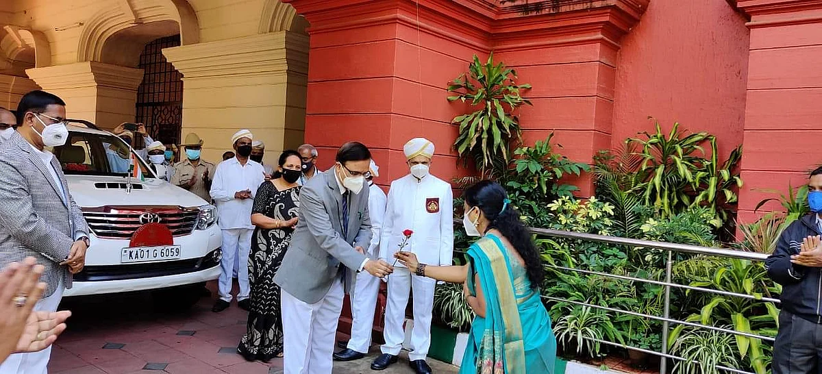 कोविड19 राज्य के न्यायालयों के कर्मचारियो द्वारा क्वारंटाइन की अवधि को ड्यूटी माना जाएगा: एचसी