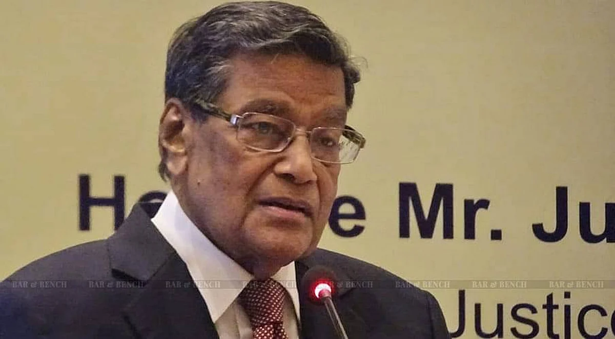 न्यायाधीशो की सोच प्रभावित करने के लिये मीडिया चर्चा करता है: प्रशांत भूषण अवमानना मामला 2009 मे अटार्नी जनरल केके वेणुगोपाल