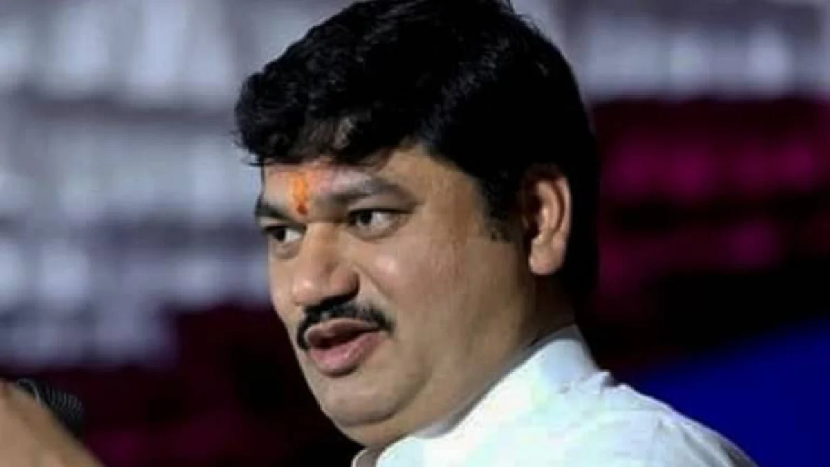 चुनावी शपथ पत्र मे अपने बच्चो के विवरण का खुलासा नही करने के लिए महाराष्ट्र मंत्री धनंजय मुंडे के खिलाफ बॉम्बे HC मे याचिका