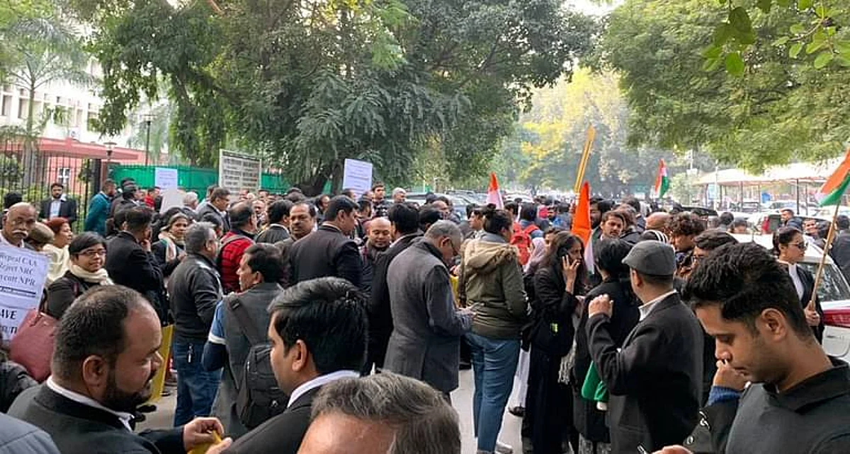 शांतिपूर्ण जुलूस निकालना, नारे लगाना संविधान के तहत अपराध नहीं है: हिमाचल प्रदेश उच्च न्यायालय