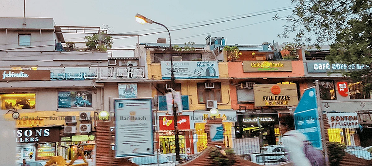 दूसरी लहर की याद ने हमारा पीछा नही छोड़ा फिर भी लोग ऐसा व्यवहार कर रहे है:दिल्ली HC ने बाजार मे भीड़भाड़ पर स्व: संज्ञान लिया