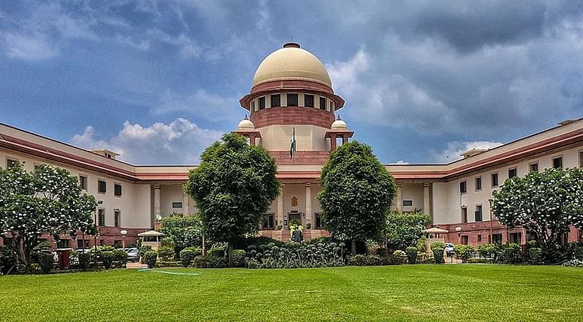 वीसी की सुनवाई के लिए मोबाइल फोन से बचने का निर्देश केवल सलाह, मोबाइल के इस्तेमाल पर रोक नहीं: सुप्रीम कोर्ट ने स्पष्ट किया