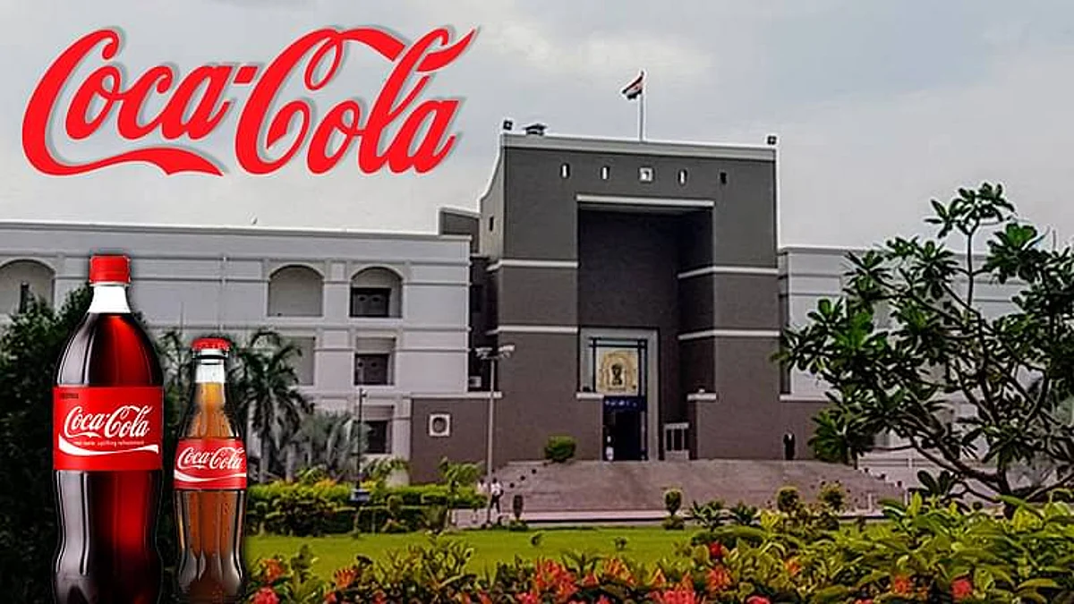 गुजरात हाईकोर्ट ने कोर्ट की सुनवाई के दौरान कोका-कोला पीते हुए पुलिस अधिकारी को बार को 100 कोक के कैन बांटने को कहा