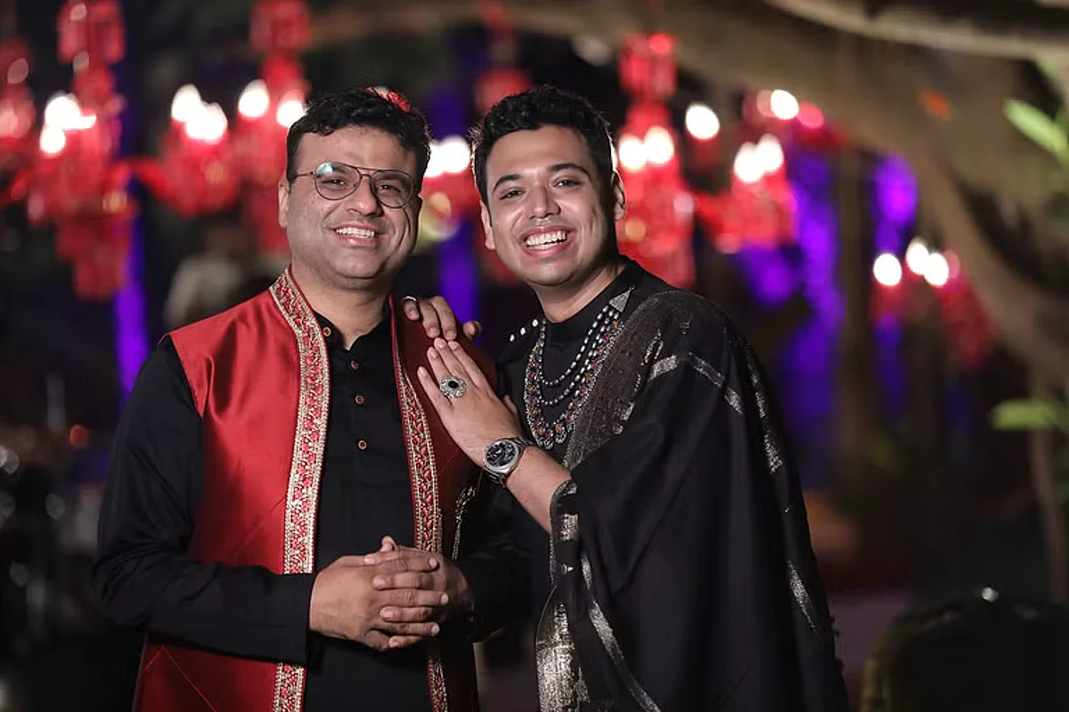 विशेष विवाह अधिनियम के तहत समलैंगिक विवाह को मान्यता देने के लिए दो समलैंगिक जोड़ों ने सुप्रीम कोर्ट का रुख किया