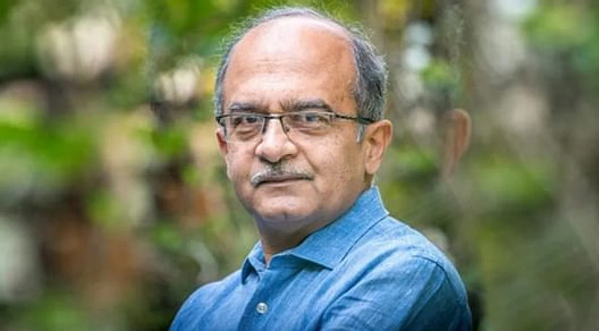 ಸಿಜೆಐ ಹೆಲಿಕಾಪ್ಟರ್ ಸವಾರಿ ಬಗ್ಗೆ ಭೂಷಣ್ ಟ್ವೀಟ್: ನ್ಯಾಯಾಂಗ ನಿಂದನೆ ಪ್ರಕರಣ ದಾಖಲಿಸಲು ಅನುಮತಿಗೆ ಕೋರಿಕೆ